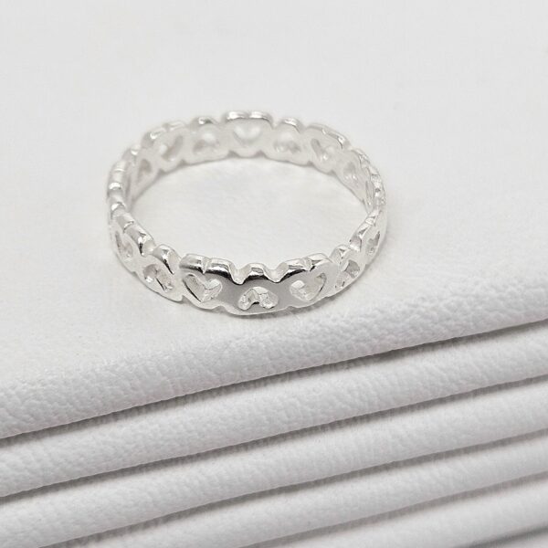 Anillo Corazones Calados - Image 3