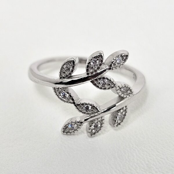 Anillo Doble Hojas con Piedras - Image 2