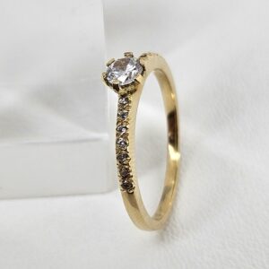 Anillo Solitario con Montura Pave