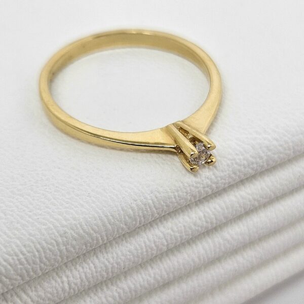 Anillo Solitario con Chip - Image 3