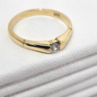 Anillo Solitario con Montura Bar - Image 3