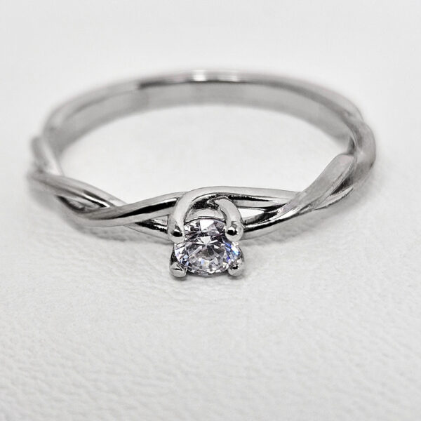 Anillo Trenzado con Piedras - Image 2