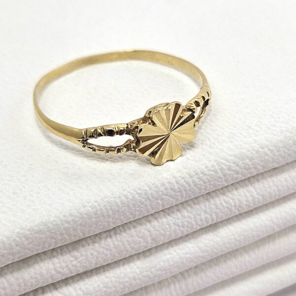 Anillo Trebol Facetado - Image 3