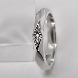 Anillo Rombo con Piedras