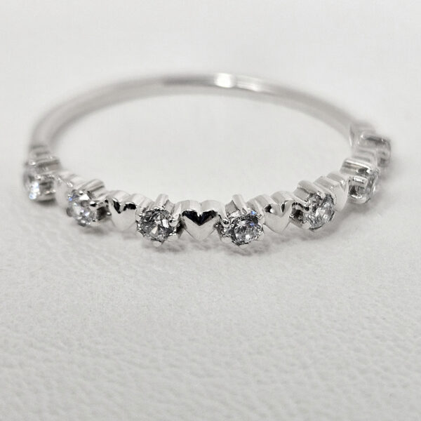 Anillo Corazón Intercalado con Piedras - Image 2