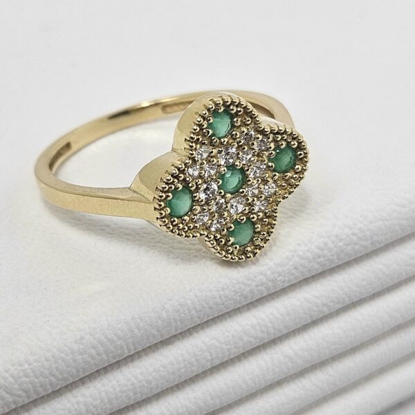 Anillo Flor con Piedras Verdes - Image 3