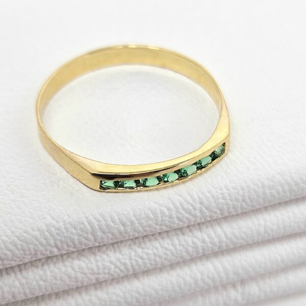 Anillo Fino con Piedras Verdes - Image 3