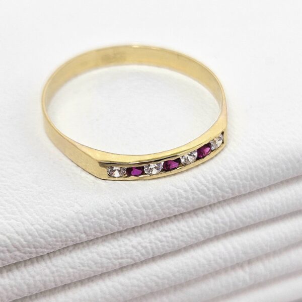 Anillo Fino con Piedras Fucsias - Image 3