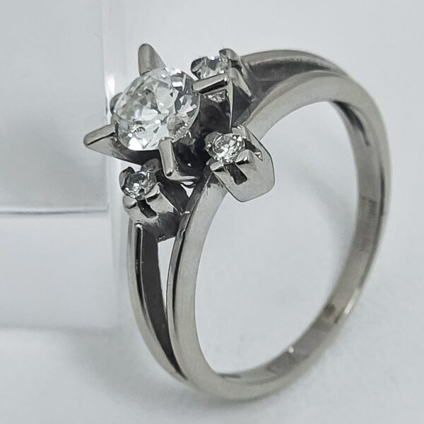 Anillo Solitario Five