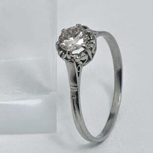 Anillo Solitario Montura Corazon